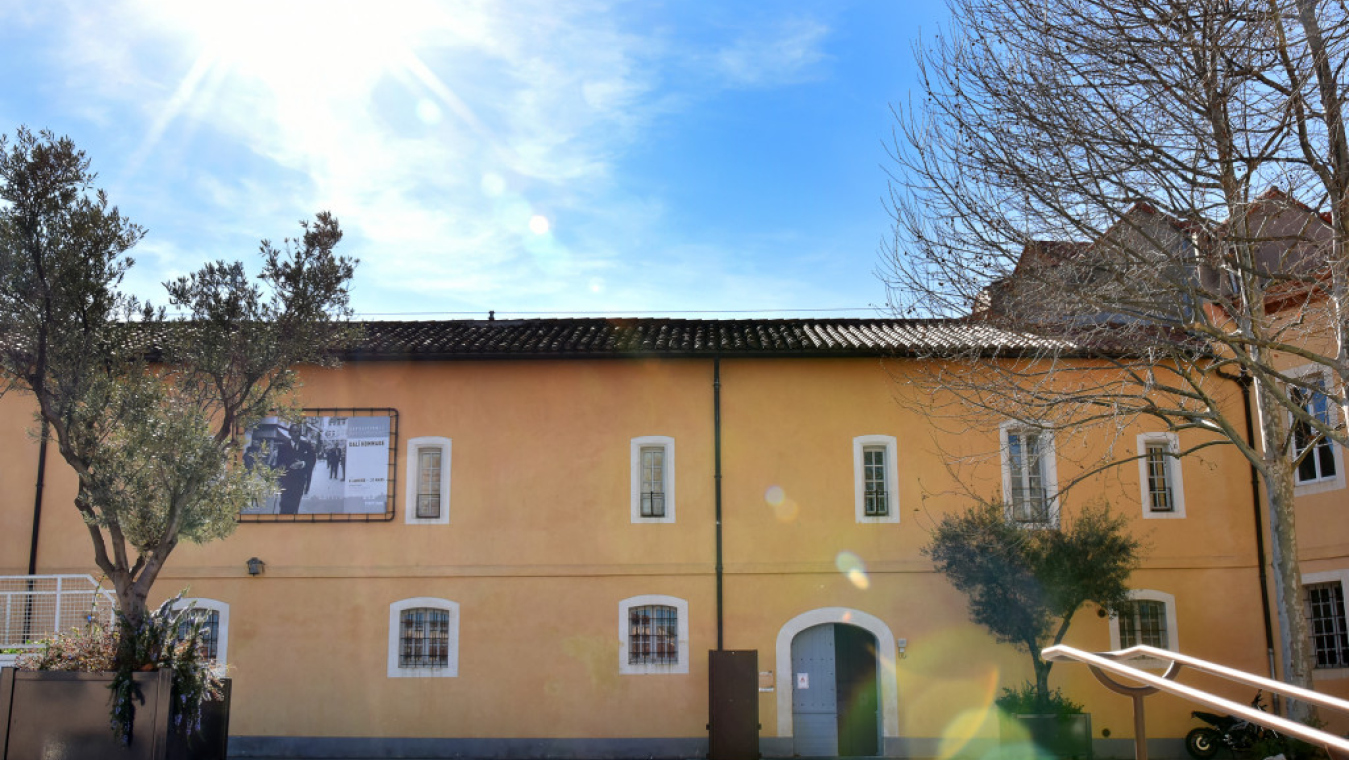 Le parvis du couvent des Minimes, à l’orée du quartier Saint-Jacques