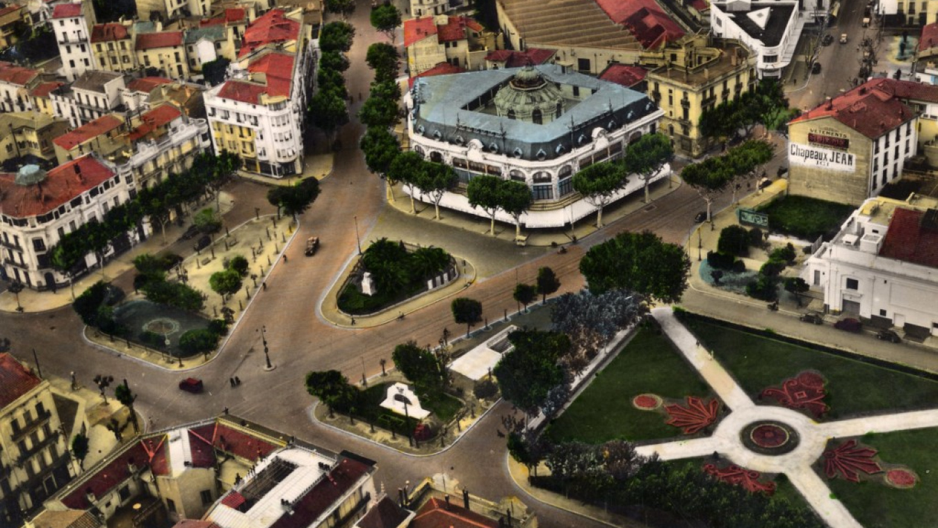 Aux dames de France de Georges Debrie, 1905-1907, place de Catalogne.