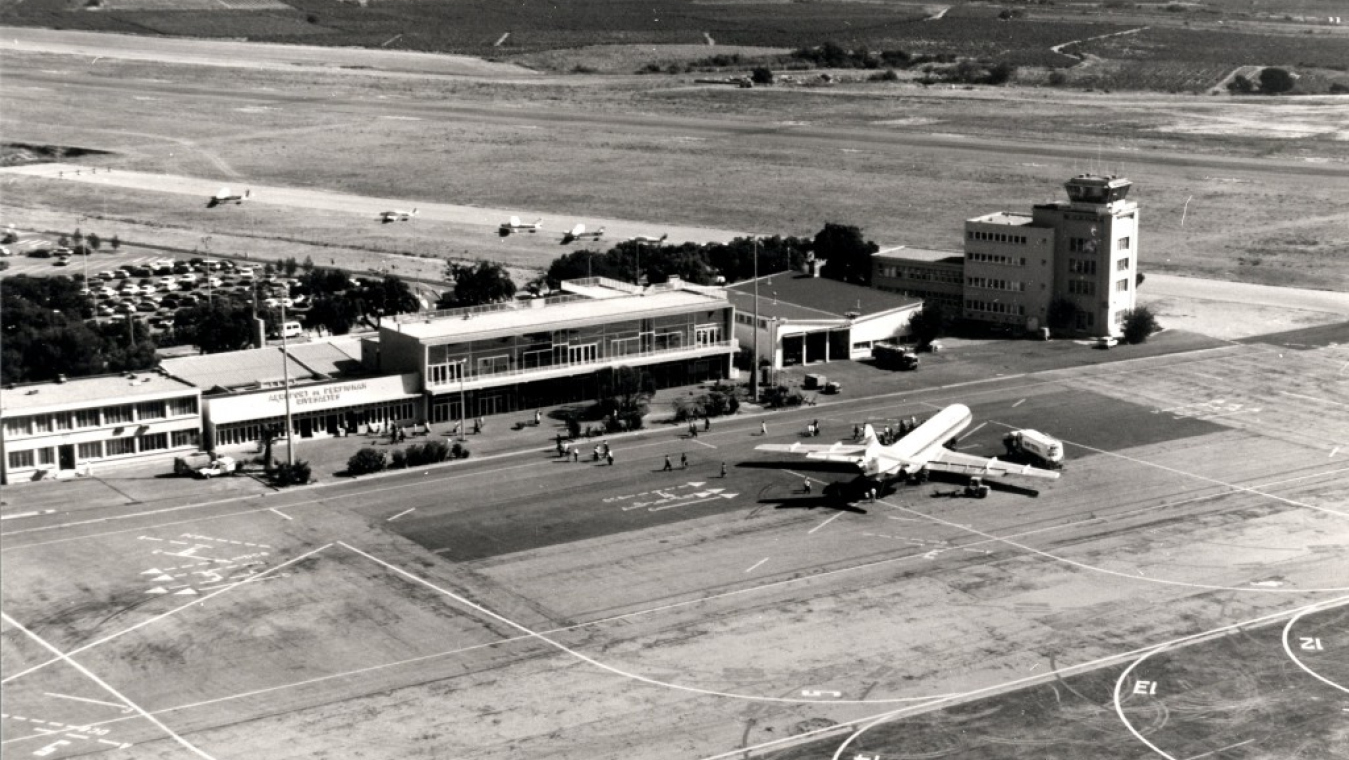 Aérodrome de la Llabanère de l'Aéroport de Perpignan-Rivesaltes de Férid Muchir, 1964-1965, avenue Maurice Bellonte.