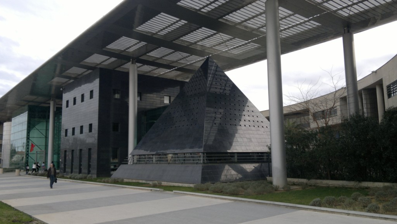 Lycée Maillol de François Fontès et Bertrand Ramond, 1994, 73 avenue Pau Casals, Le Vernet.