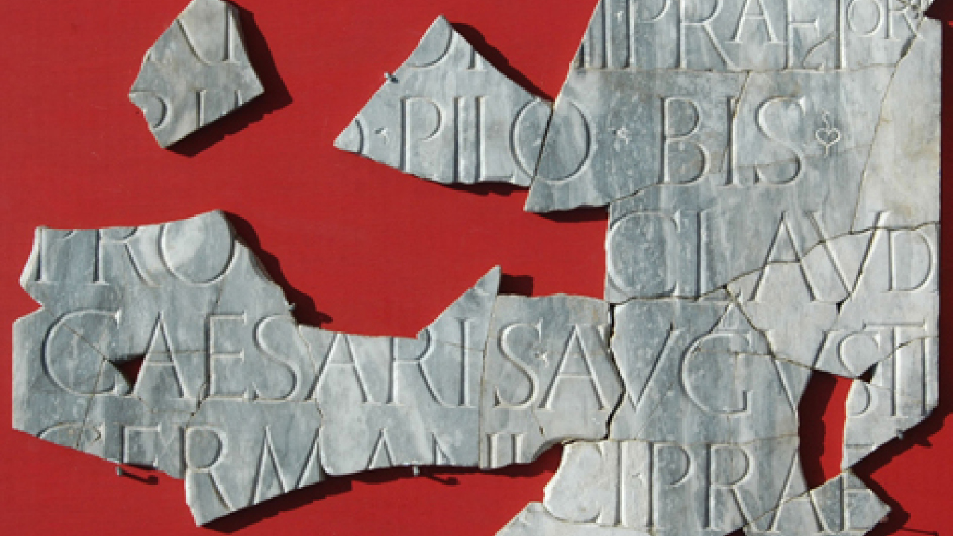 Dédicace impériale sur marbre