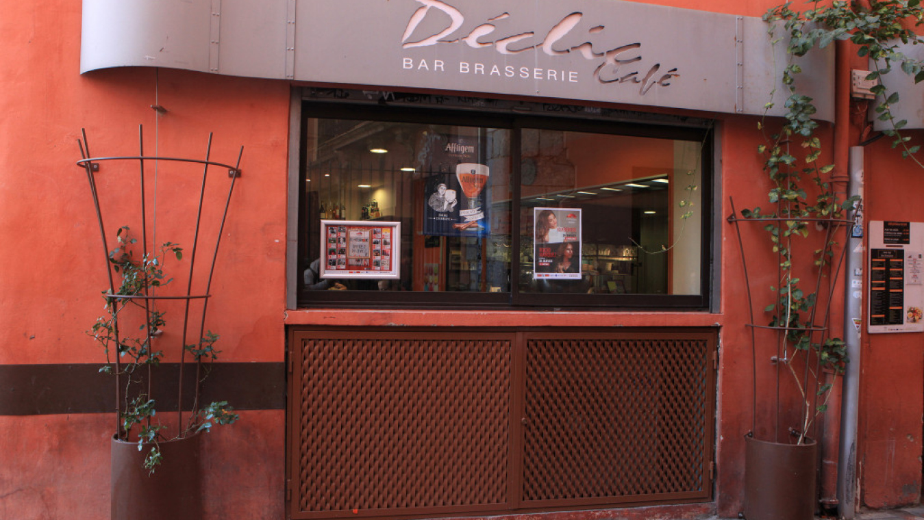 Déclic café, place de la République