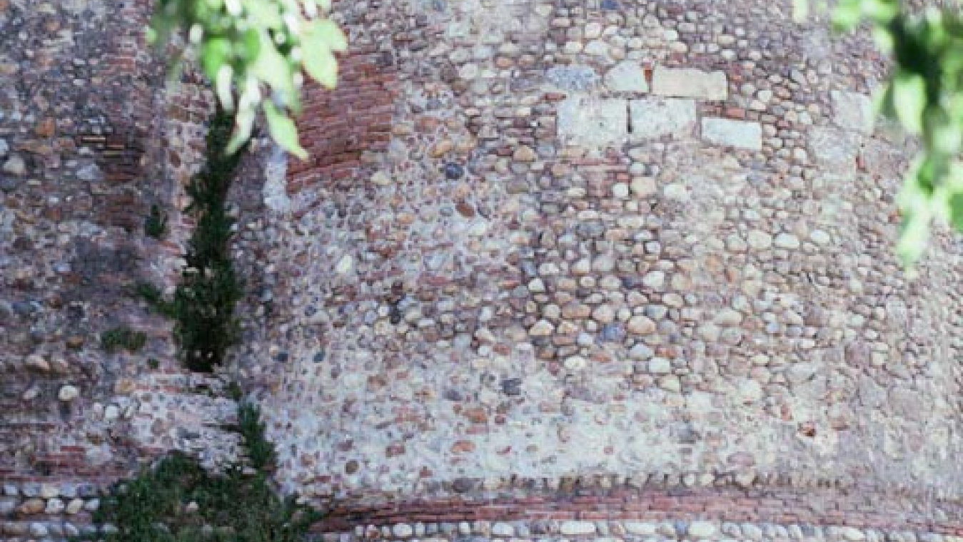 Base d'une tour primitive du XIIIe siècle