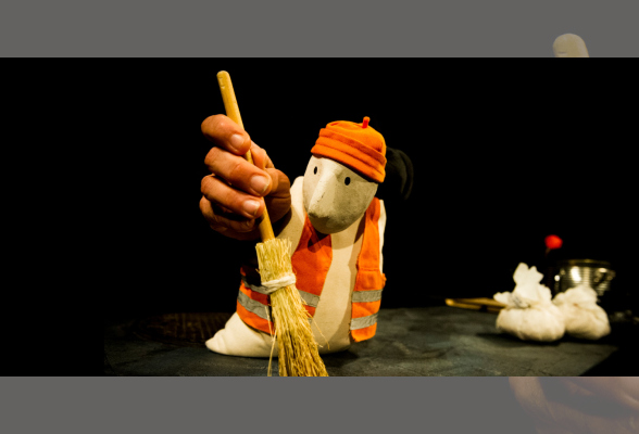 Photo N°1 : MARIONNETTES « DU BALAI ! »