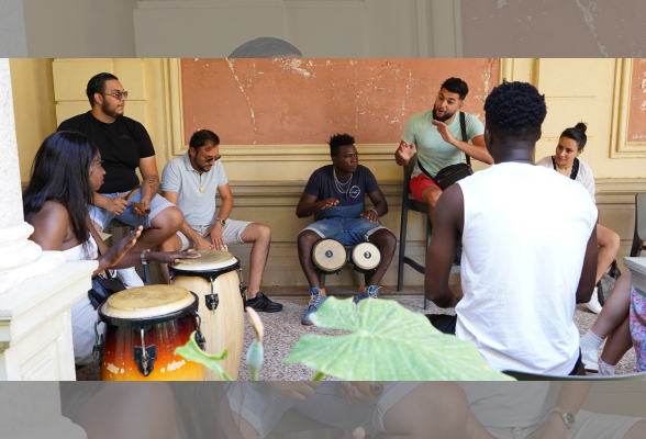 Photo N°1 : EXPOSITION "EXIL & MUSIQUE DU MONDE"