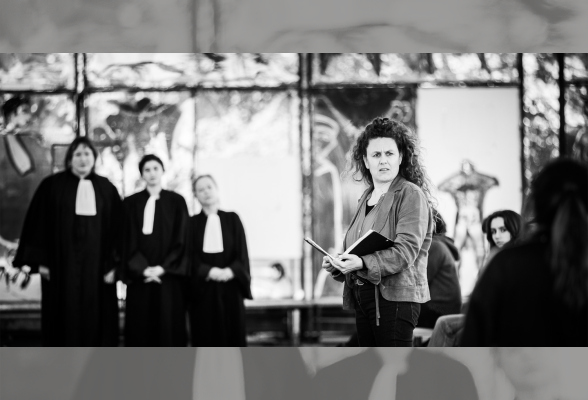 Photo N°1 : THÉÂTRE - HÉROÏNE