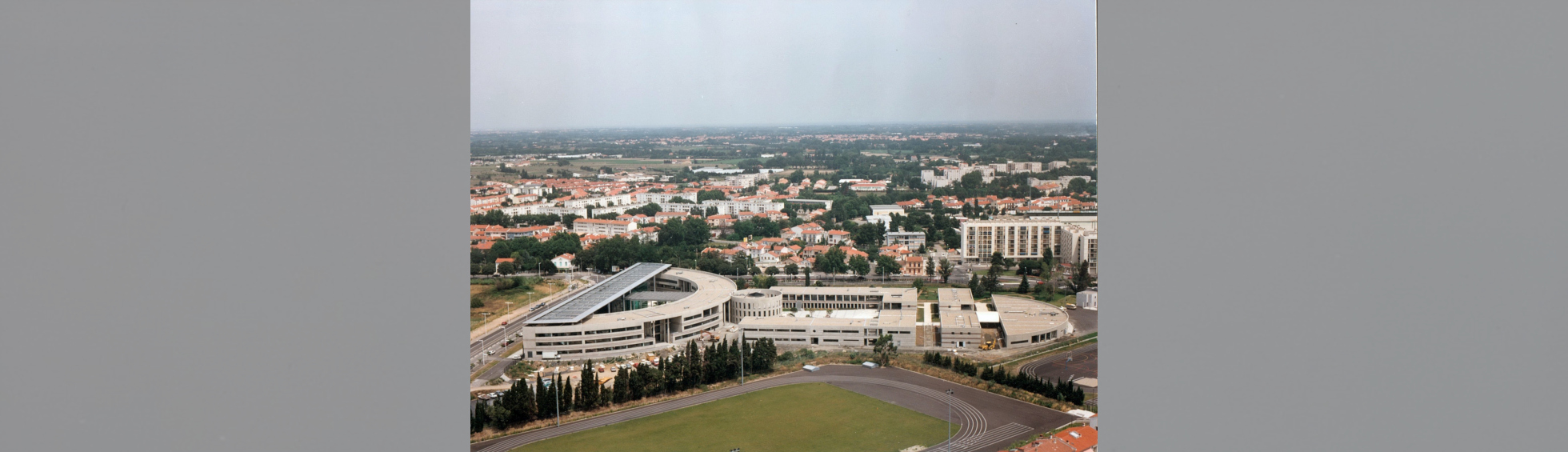 Lycée Maillol de François Fontès et Bertrand Ramond, 1994, 73 avenue Pau Casals, Le Vernet