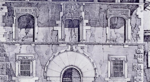 Croquis de la façade sur rue; elle était symétrique avec une frise sculptée continue