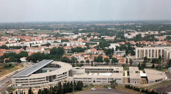 Lycée Maillol de François Fontès et Bertrand Ramond, 1994, 73 avenue Pau Casals, Le Vernet